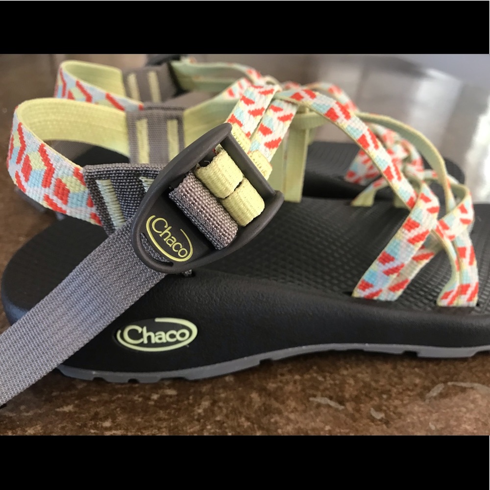 Chaco Sandals in Desert Mosaic size 8